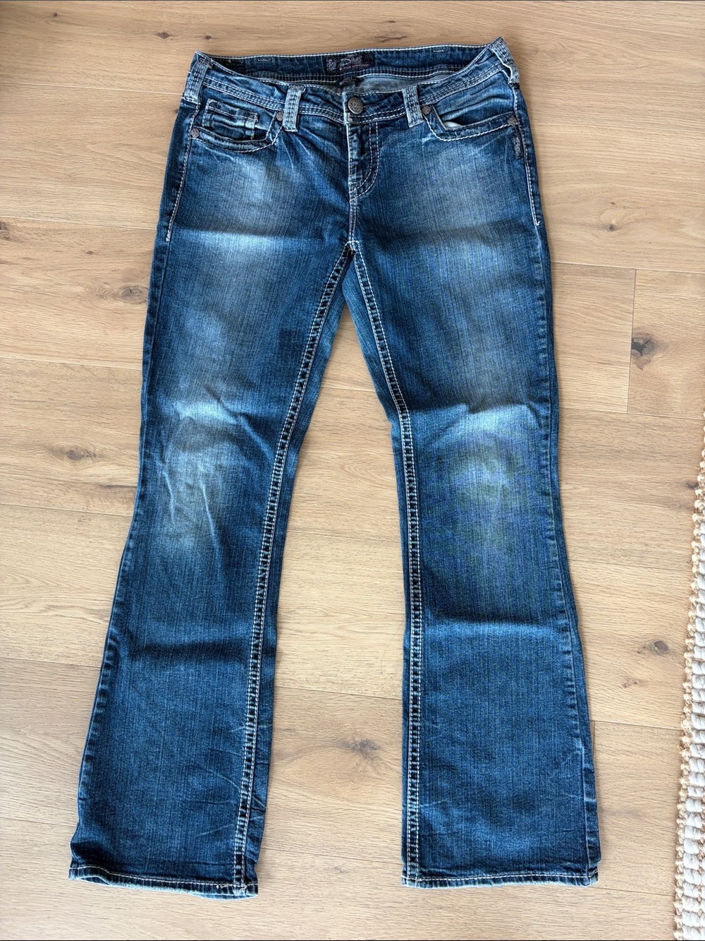 Women’s blue bootcut Silver Jeans